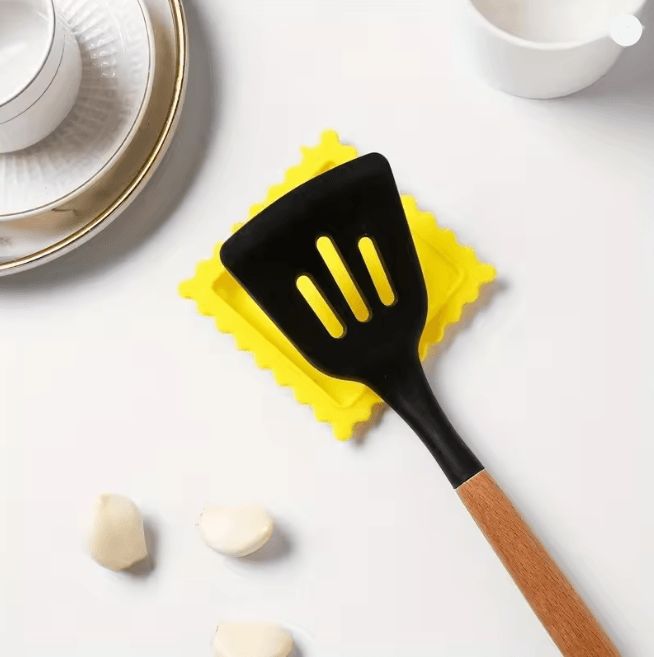 Cartoon Biscuit Silicone Spoon Rest 4