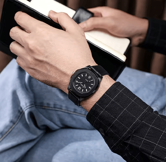 Casual Leather Strap Quartz Watch For Men 7