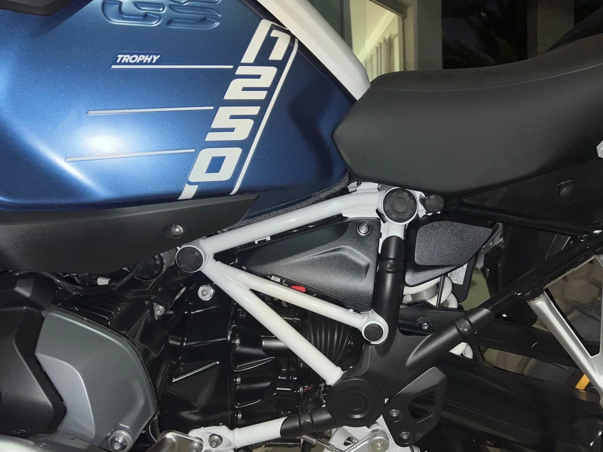 Motorcycle Frame Hole Caps Cover Plug Durable Frame Protector Kit Easy Install Fit 2