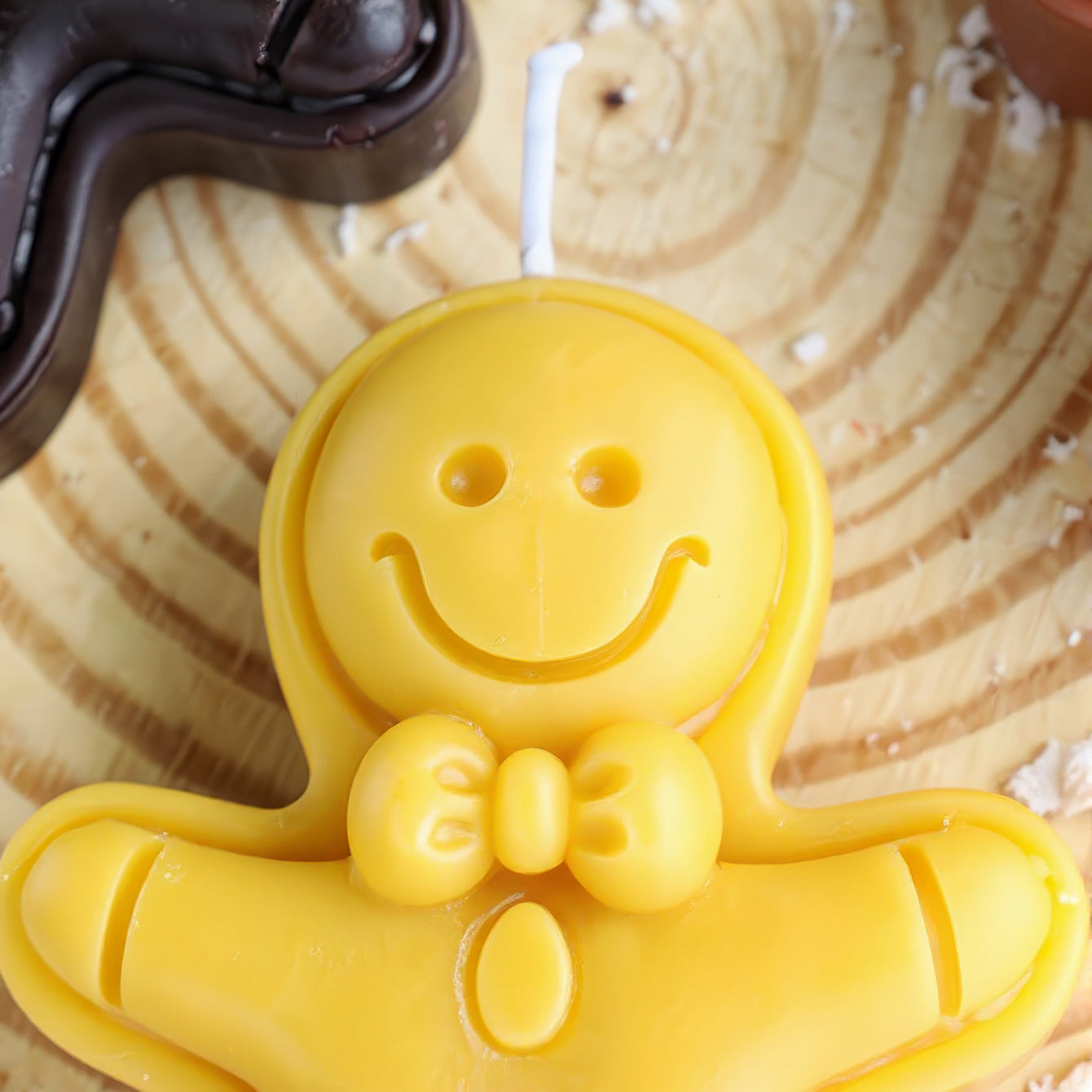 Christmas Gingerbread Man Candle, A Festive Scented Candle for Home Decor, Aromatherapy Holiday Gift, Cute Table Decor