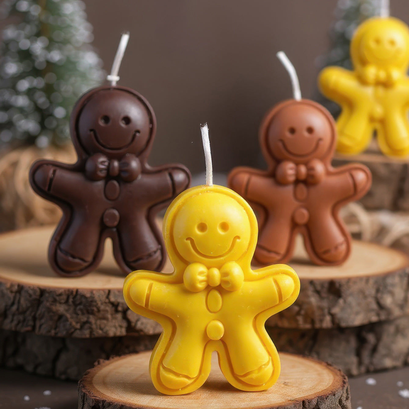 Christmas Gingerbread Man Candle, A Festive Scented Candle for Home Decor, Aromatherapy Holiday Gift, Cute Table Decor