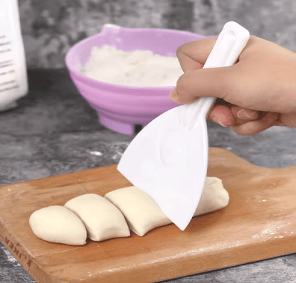 BakeEase Plastic Cake Scraper And Dough Cutter Set 1