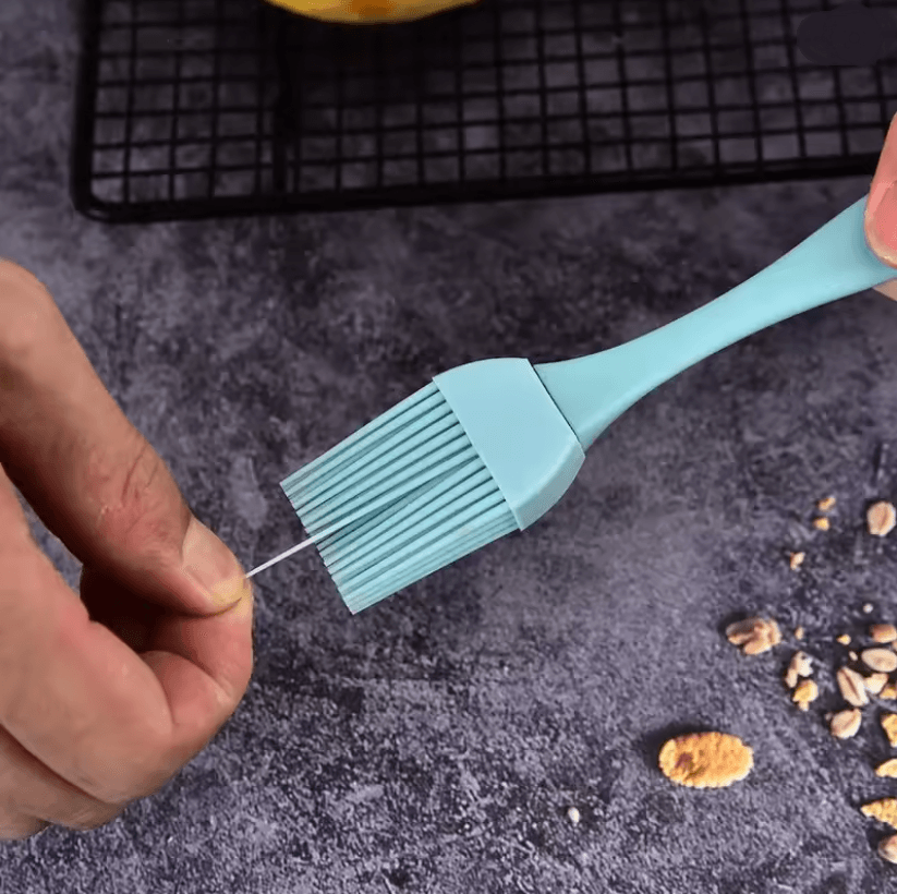 BakeEase Silicone Oil And Basting Brush 3