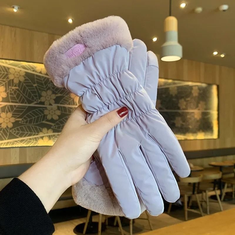 Women Winter Warm Ski Gloves With Fleece Lining And Touch Screen Design 4