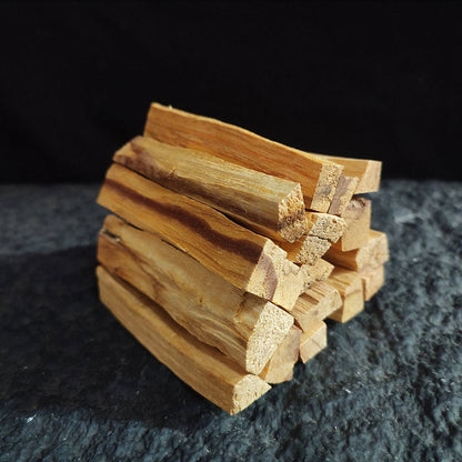 Natural Palo Santo Incense Sticks, High-Oil Smell Old Materials, Yoga Buddha Aromatherapy Household Purify Air Heal