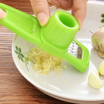 Multifunctional Manual Garlic Crusher And Ginger Grater Kitchen Tool 3