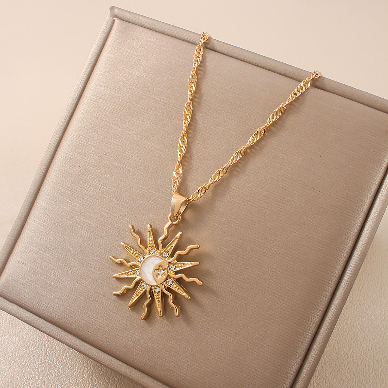 Retro Pendant Necklace, Three In One Sun Star Moon Design, Shining Rhinestone Jewelry for Women, Elegant Daily and Party