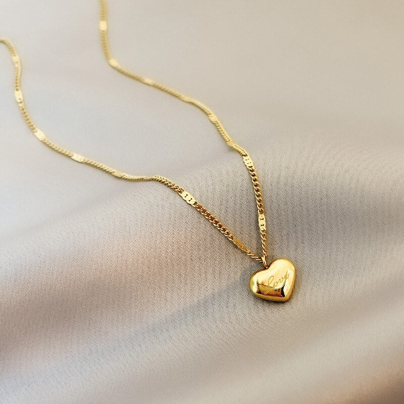 Ms Simple Fashion Peach, Gold-color Necklace, Collarbone Chain Holiday Gifts, Heart Engraved Love
