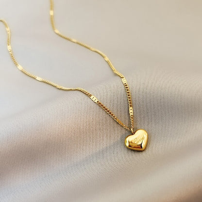 Ms Simple Fashion Peach, Gold-color Necklace, Collarbone Chain Holiday Gifts, Heart Engraved Love