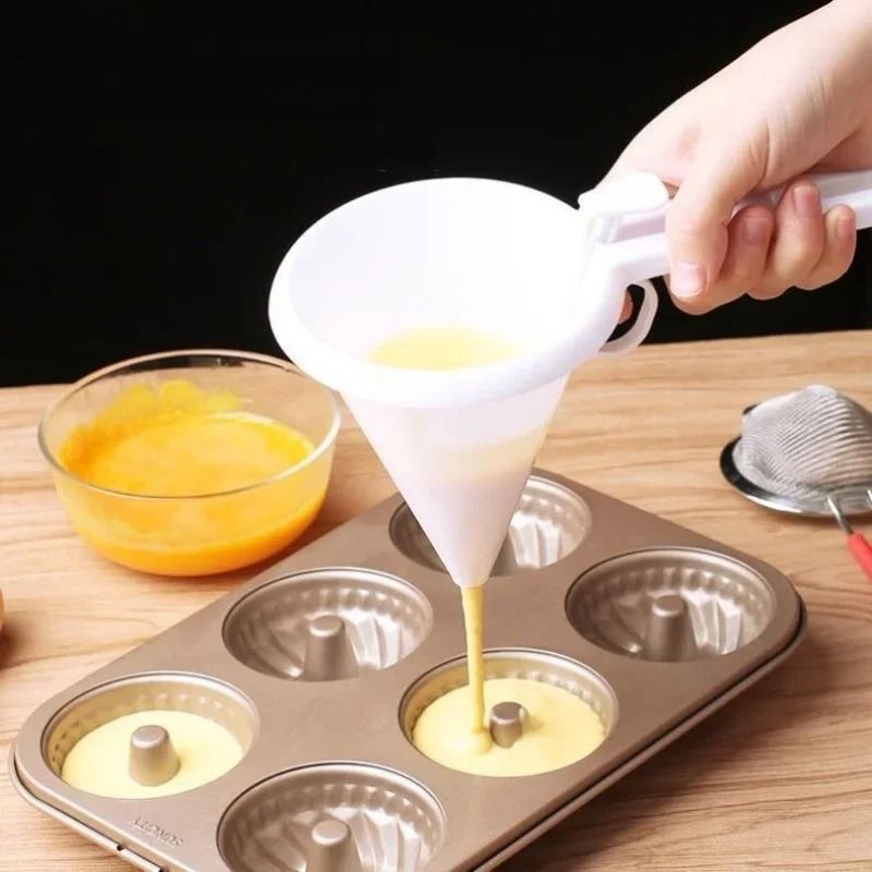 Adjustable Handheld Baking Funnel For Cream Batter And Chocolate 1
