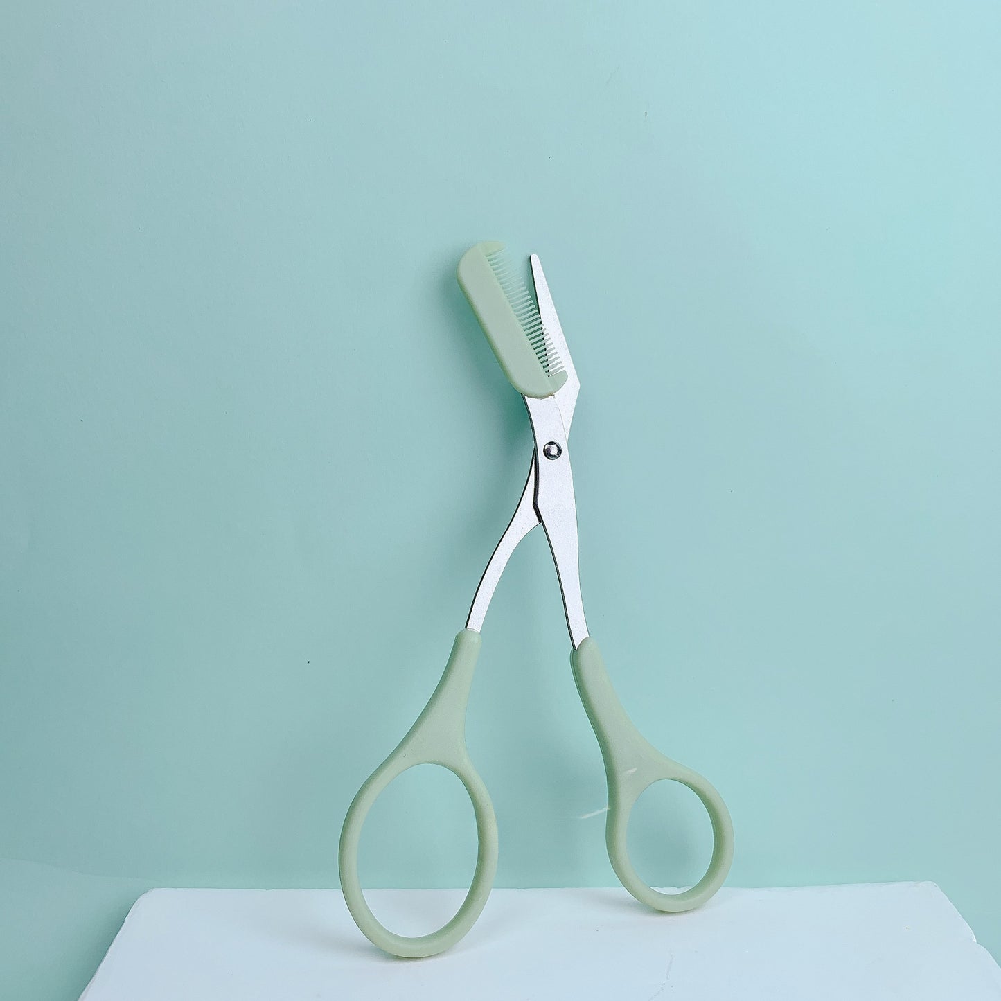 Stainless steel eyebrow trimming scissors, pink, with built-in comb, precise grooming tool for perfect eyebrows