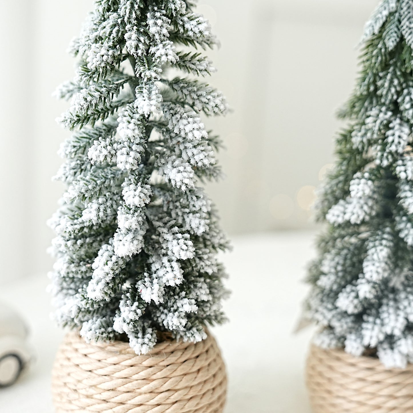 Mini Small Desktop Christmas Tree Ornament PE Flocked Small Tree Desktop Decoration Christmas Tree  3
