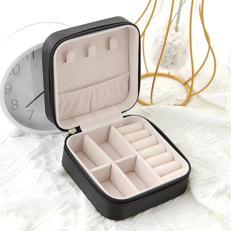 Single Layer Travel Jewelry Box Ladies Leather Jewelry Storage Box In Classic Black White And Fashion Pink
