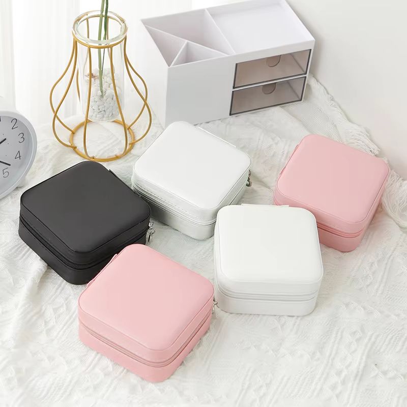 Single Layer Travel Jewelry Box Ladies Leather Jewelry Storage Box In Classic Black White And Fashi 1