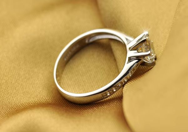 Luxury 925 Sterling Silver Six Claw Classic Ring For Women 2