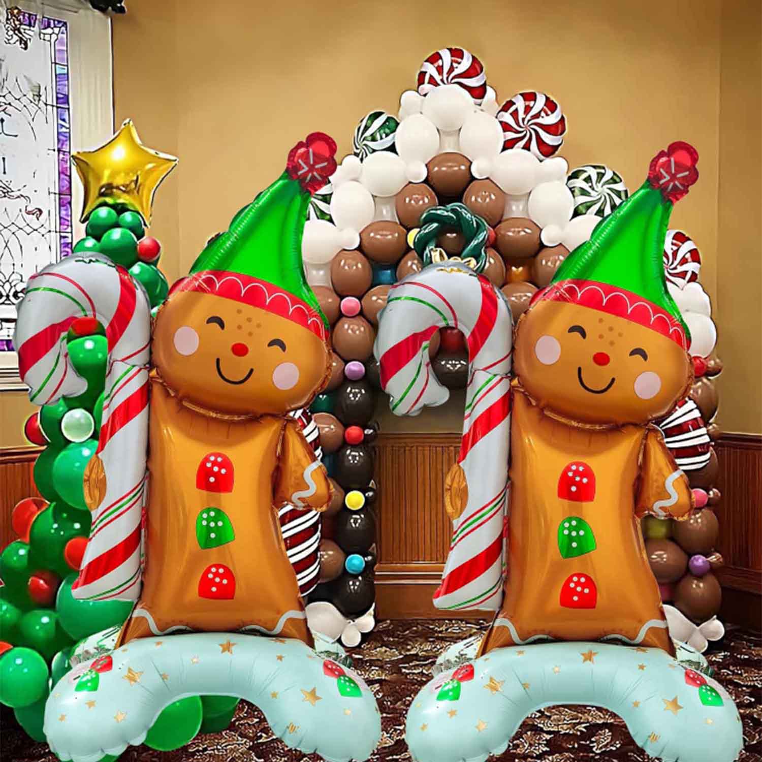 Gingerbread man themed, base wearing green hat, aluminum film balloons, Christmas party decoration balloons