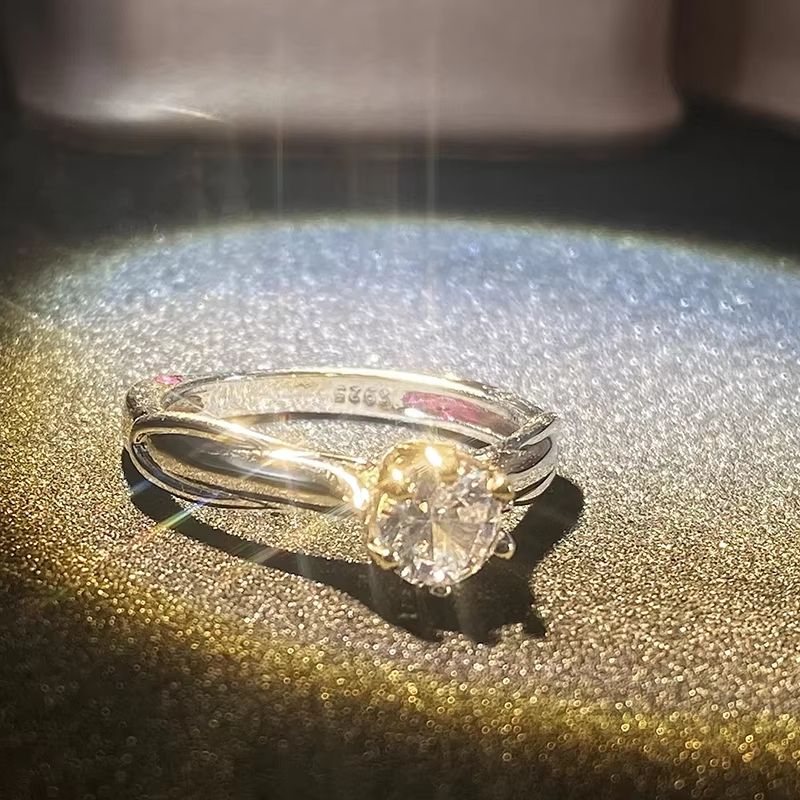 Luxury 18K Gold Natural Moissanite Gemstone Ring For Women Couples And Weddings 2