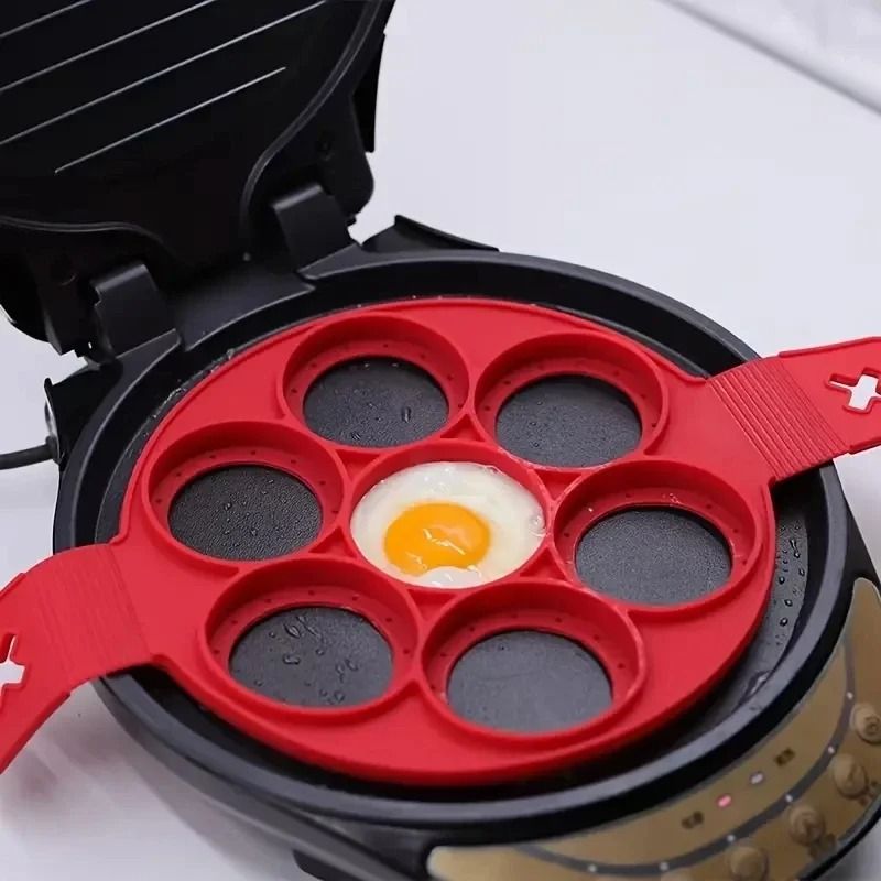 Silicone 7 Hole Non Stick Baking Mold With Handle For Eggs Pancakes And Snacks 3