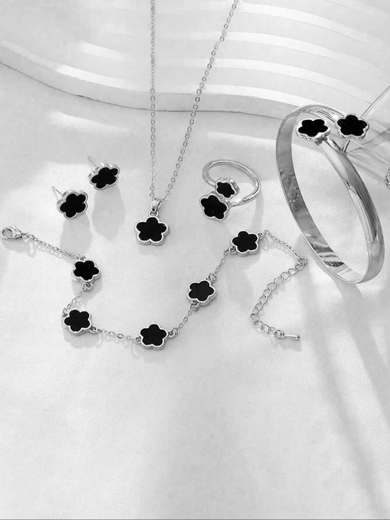 Lucky Five Petal Flower Jewelry Set For Women 5 Pieces 5