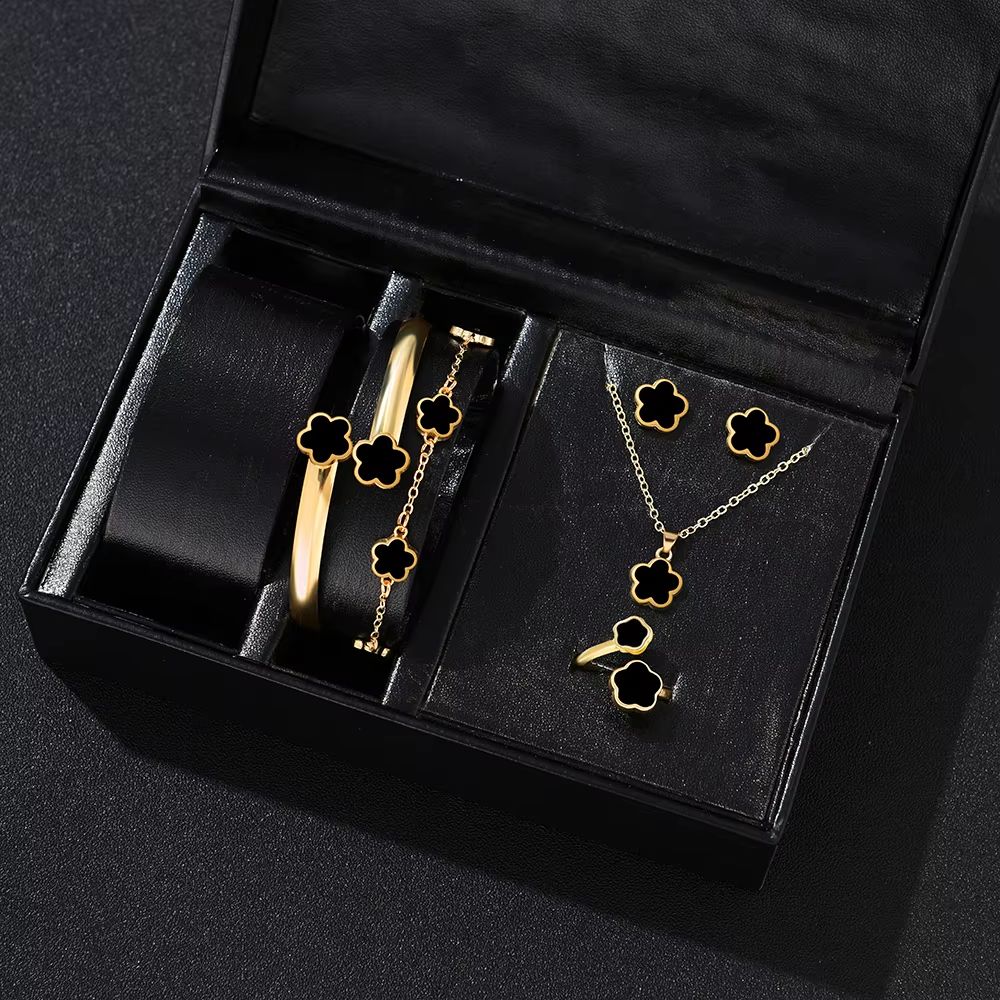 Lucky Five Petal Flower Jewelry Set For Women 5 Pieces 6
