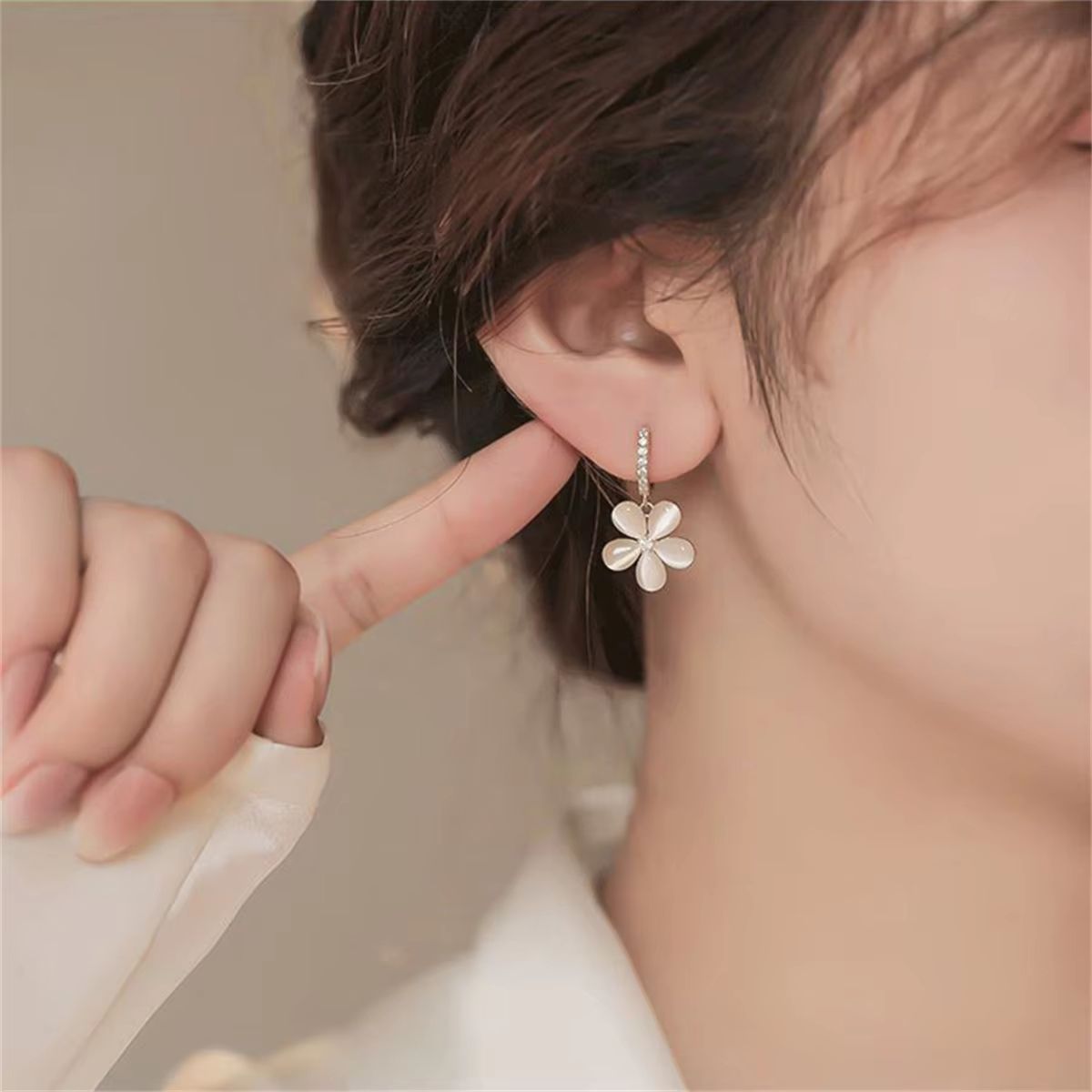 Korean Opal Flower Earrings For Women  Crystal Pearl Floral Stud Earrings For Wedding  Party 5