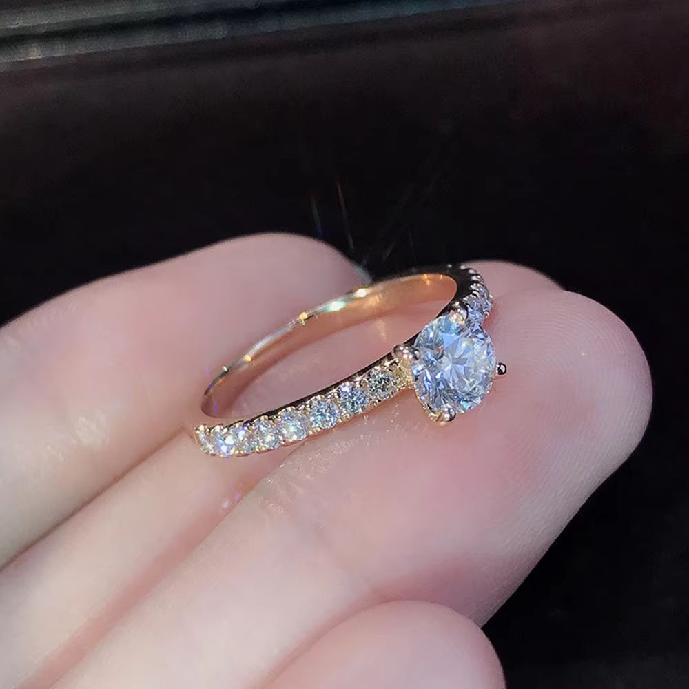 Huitan Classic 4 Claw Cubic Zirconia Engagement Ring  Low Key Wedding Ring For Women In 3 Colors 1