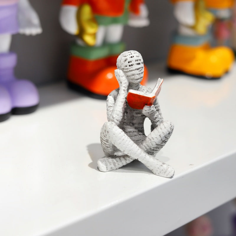 Reading Paper Pulp Woman Thinker Statue Creative Desk Decoration Modern Home Office Bookshelf Acces 3