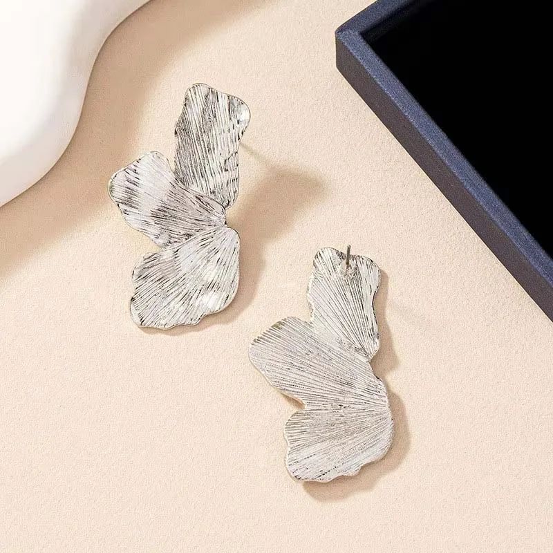 Gold Flower Petal Earrings Vintage Textured Metal Studs For Women Elegant Fashion Jewelry Party And 2