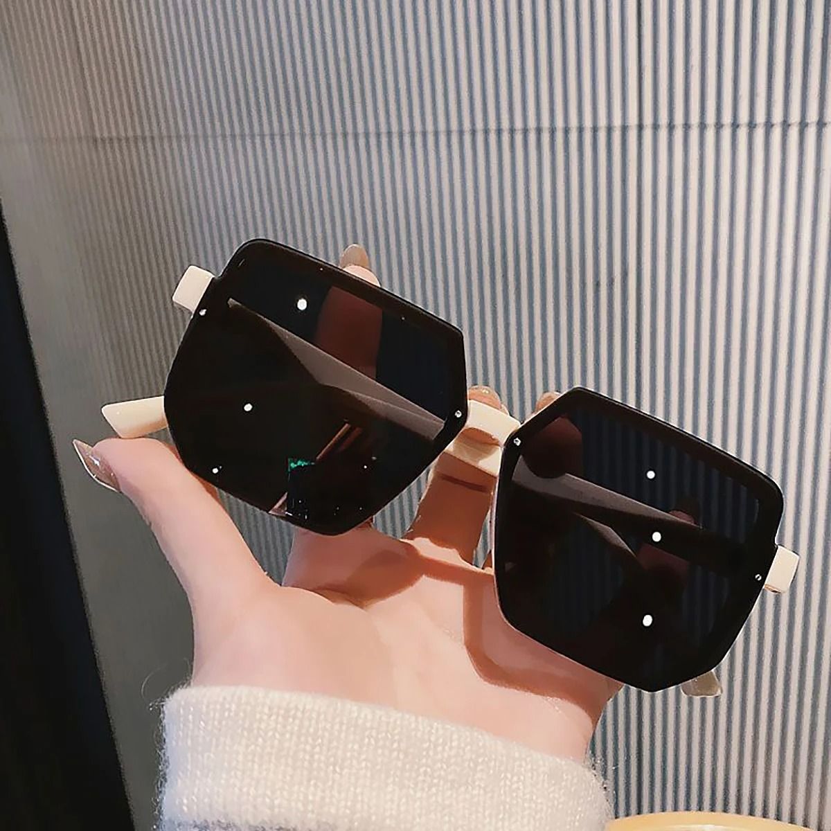 Big Frame Vintage Sunglasses For Men And Women  Retro Square UV Protection Eyewear 2