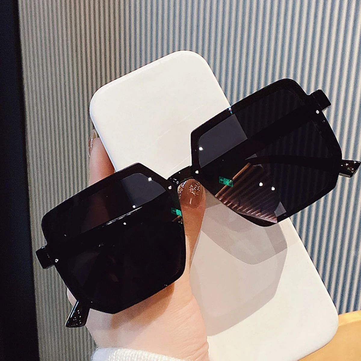 Big Frame Vintage Sunglasses For Men And Women  Retro Square UV Protection Eyewear 6