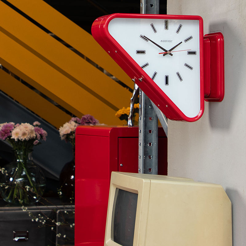 Living Room Minimalism Clock Triangle Modern Twosided Wall Clock Silent Design Mechanism For Decora 4