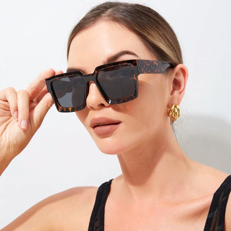 Vintage Square Sunglasses – Unisex Retro UV400 Shades for Everyday Style