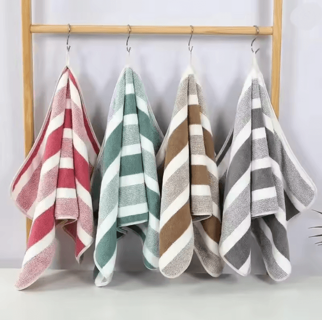 PureComfort Soft Absorbent Bath Towel Set For Men And Women 1