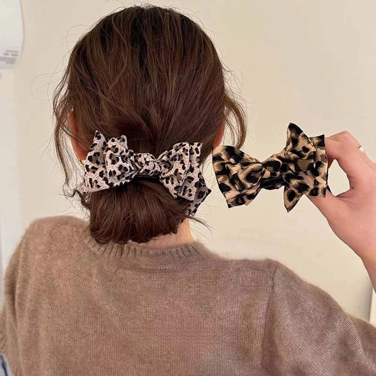 Leopard Chic Bow Hair Grab Clip  Vintage Print Bow Clip For Women 1