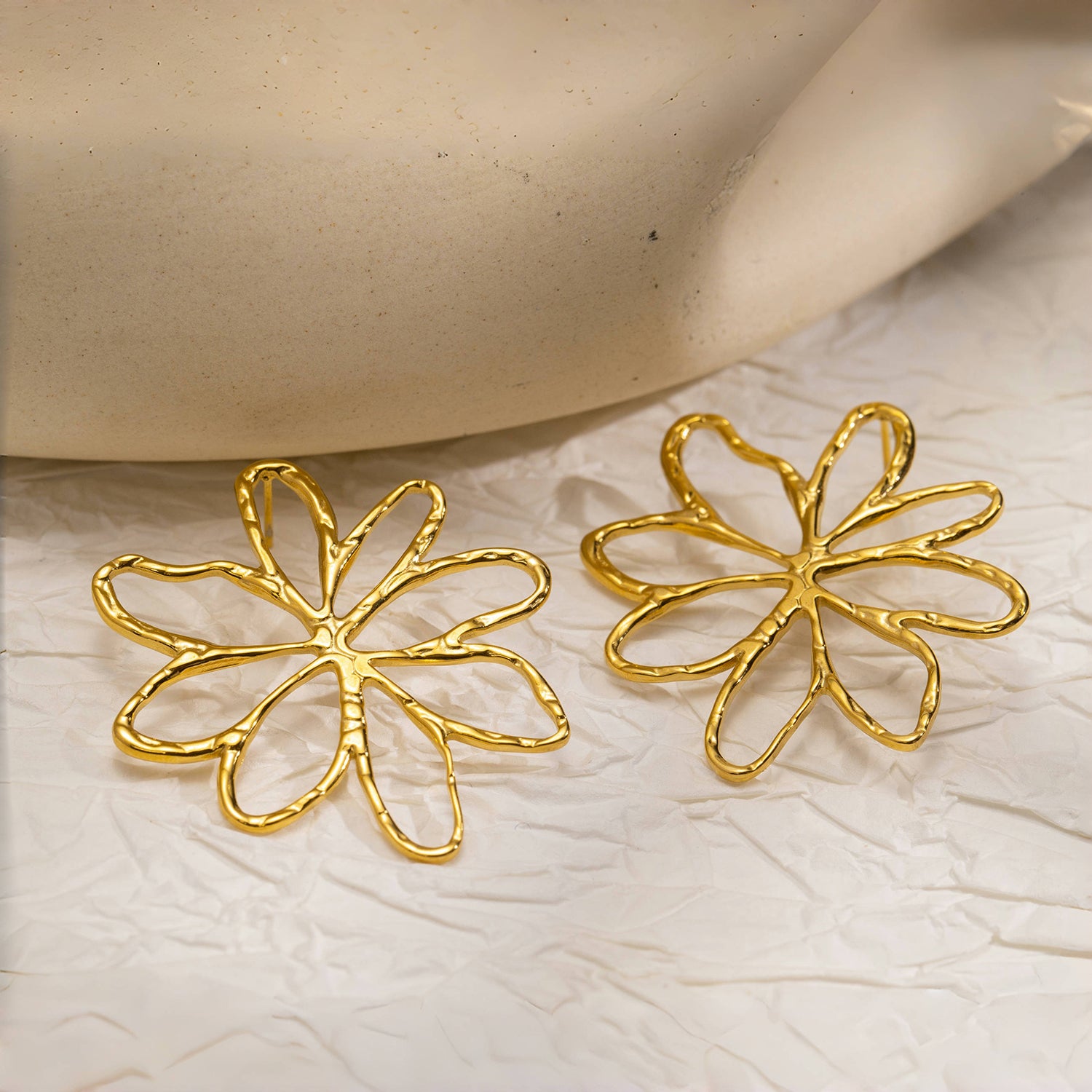 Gold Plated Hollow Flower Earrings, Stainless Steel, Delicate Timeless Jewelry for Daily Wear