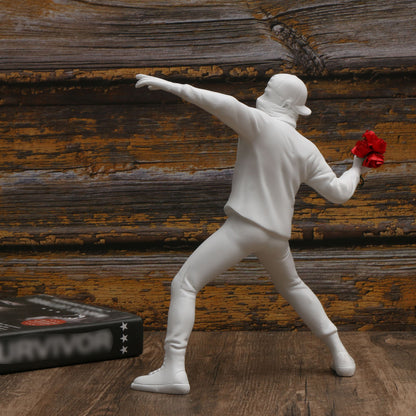 Resin Flower Thrower Statue Banksy Sculptures Decorative Figurine Home Desk Accessories Bomber Coll 1