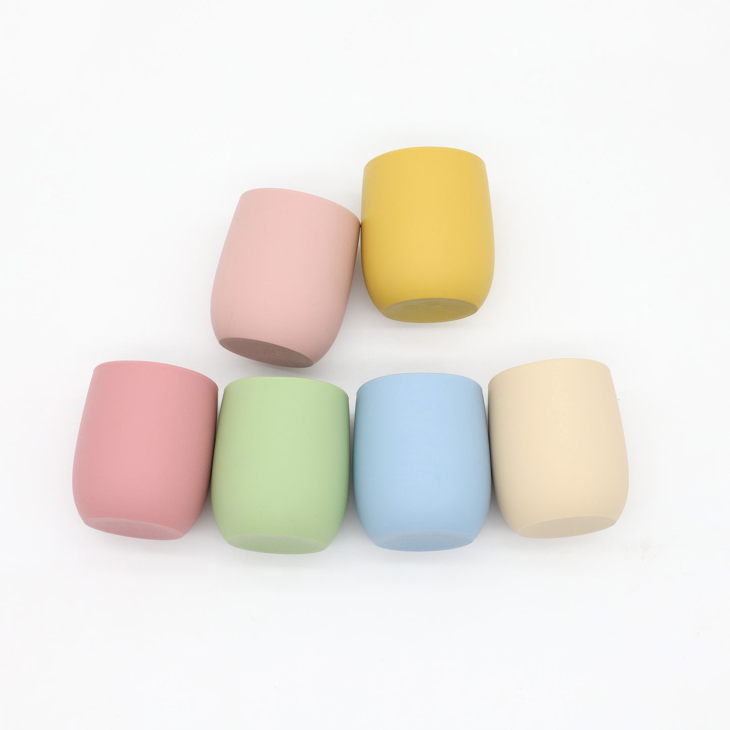 Mini baby silicone water cup, easy-to-grip training cup, safe soft silicone, BPA-free, toddler open sip design.