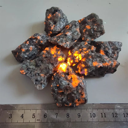 Natural Raw Yooperlite Fluorescent Stone Energy Reiki Home Decor Stone 1