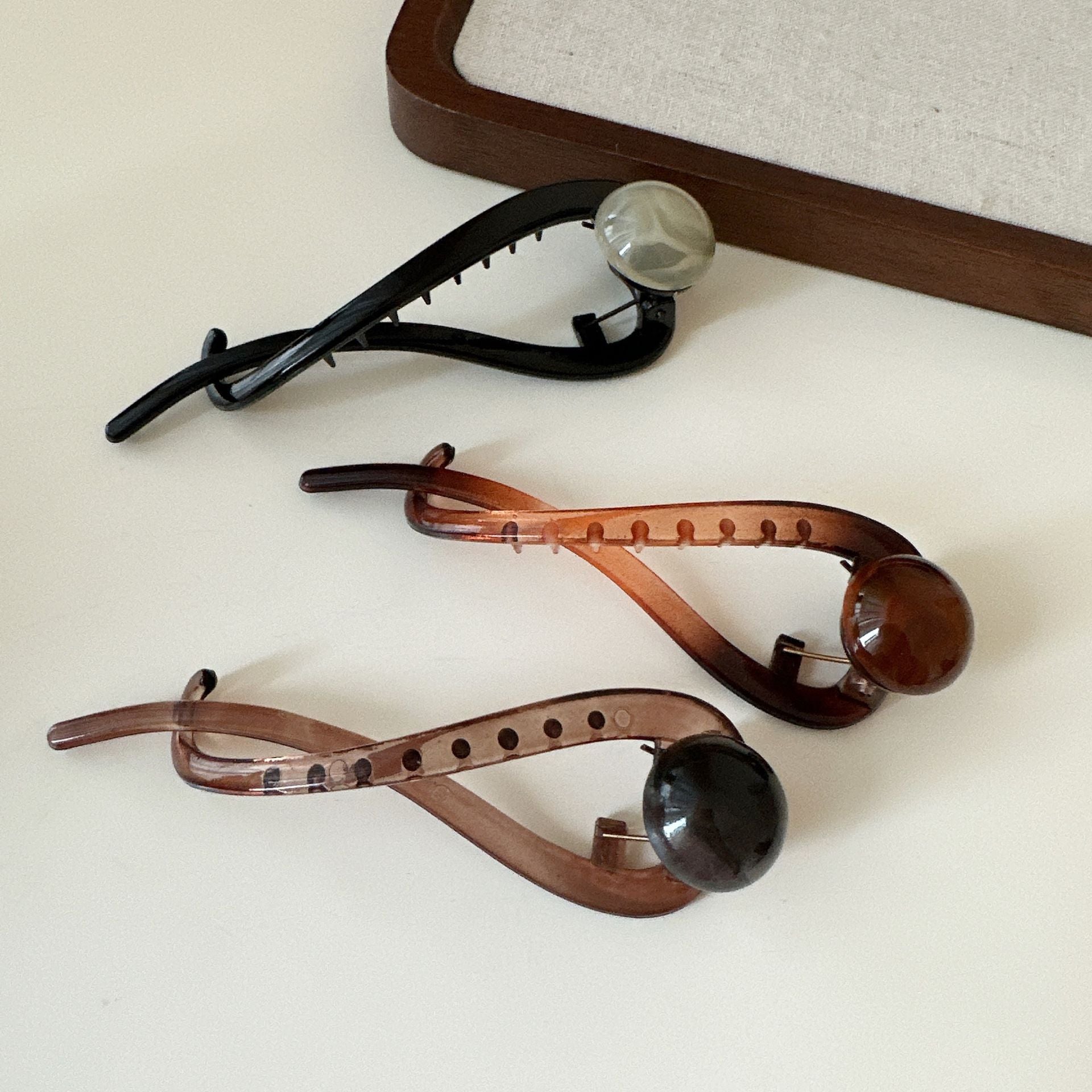 Twist Hair Clips Hairpins Twisted Hollow New Fashion Barrettes Retro S Shape Ponytail Elegant Shark