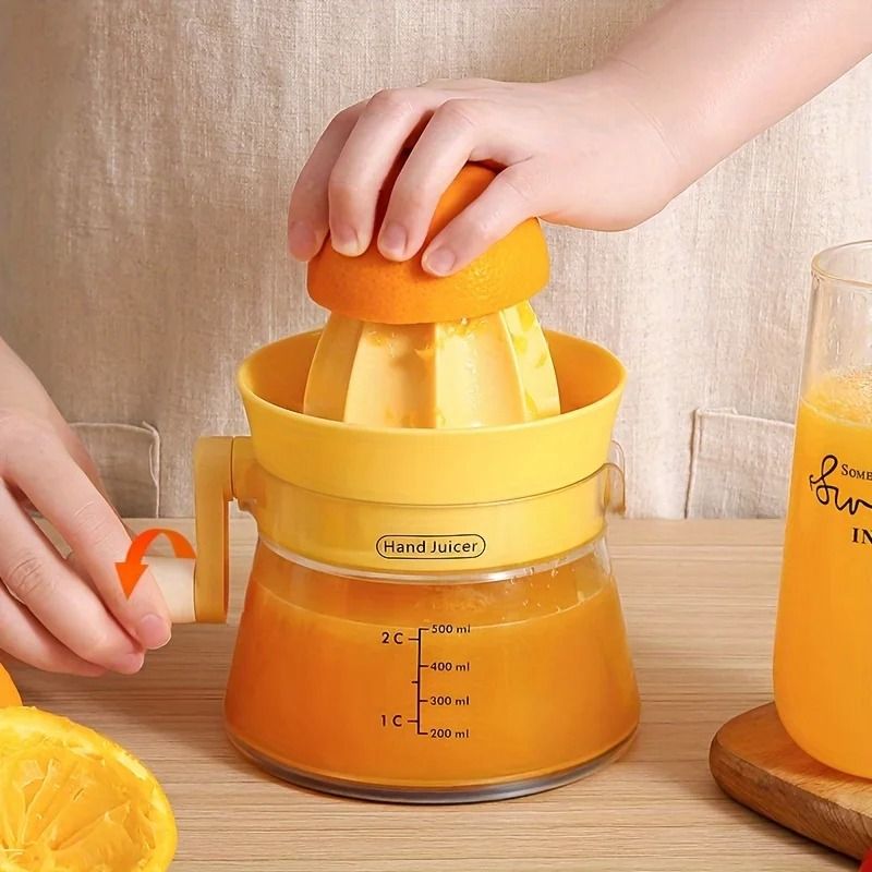 Manual Citrus Juicer With Measuring Container 1