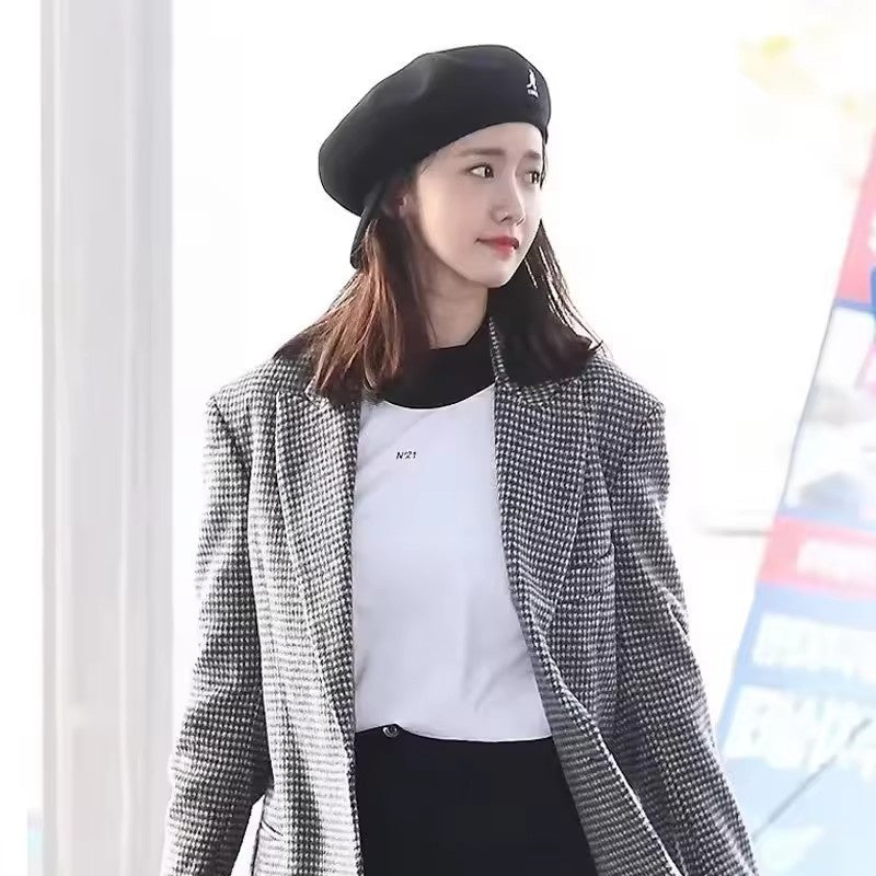 Four Seasons Knitted Thin Breathable Beret Luxury Wool Beret Hat Women Mesh Berets Cap Autumn Winte