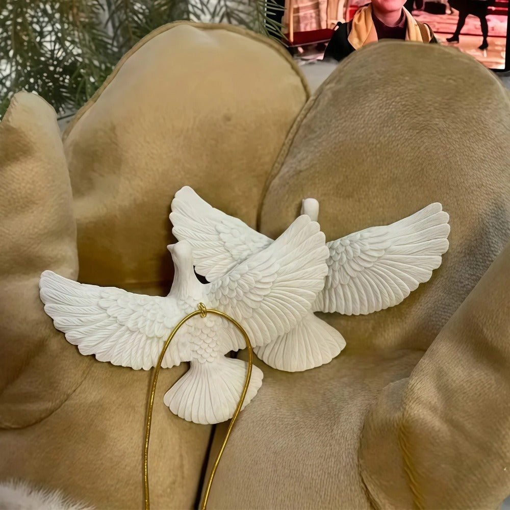 Style Friendship Doves Christmas Tree Ornament Resin Home Alone Best Gift for Someone Special