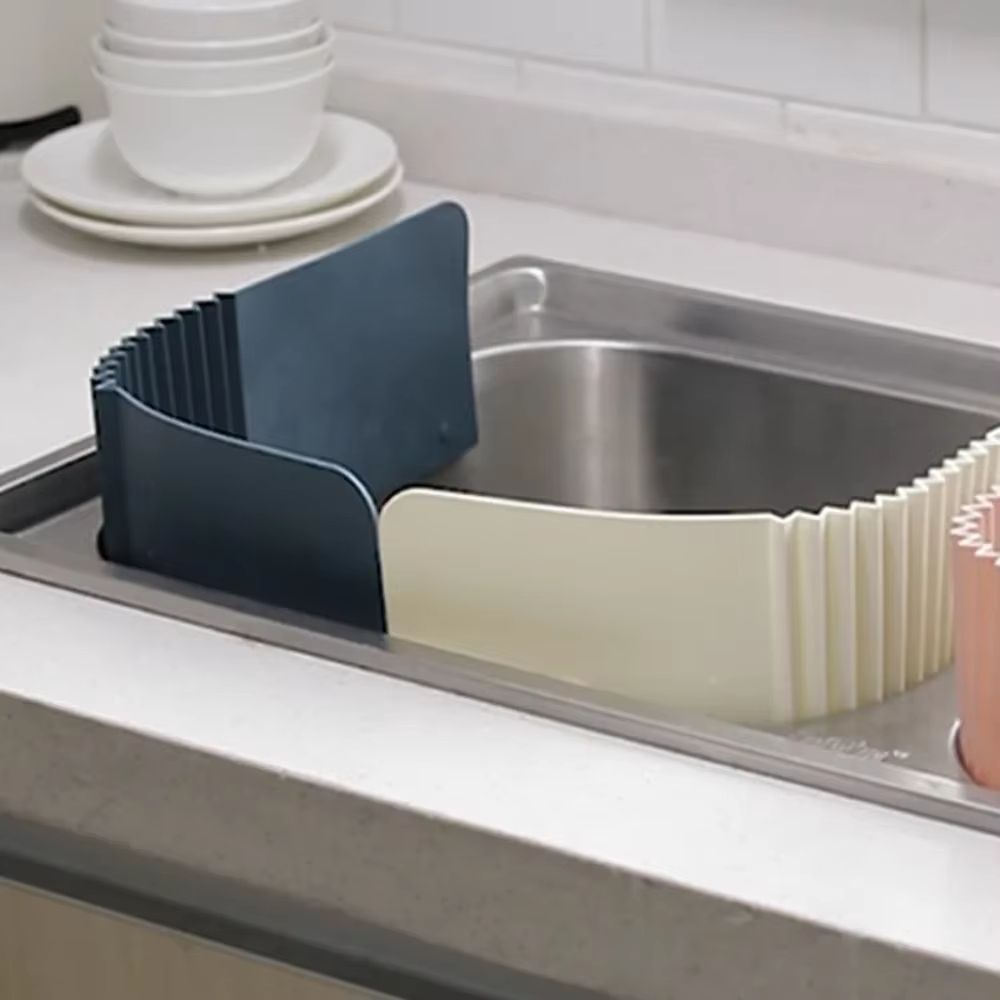 Adjustable Sink Splash-Barrier & Drain Tray for Kitchen Use