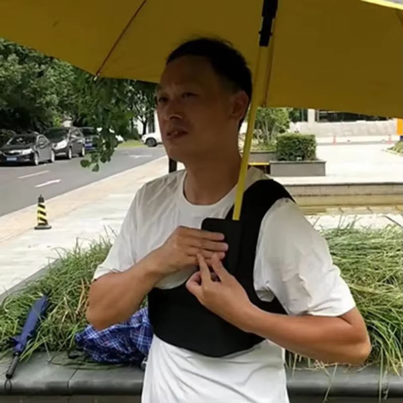FreeHand Adjustable Umbrella Holder Strap  Wearable HandsFree Sun  Rain Shield 5