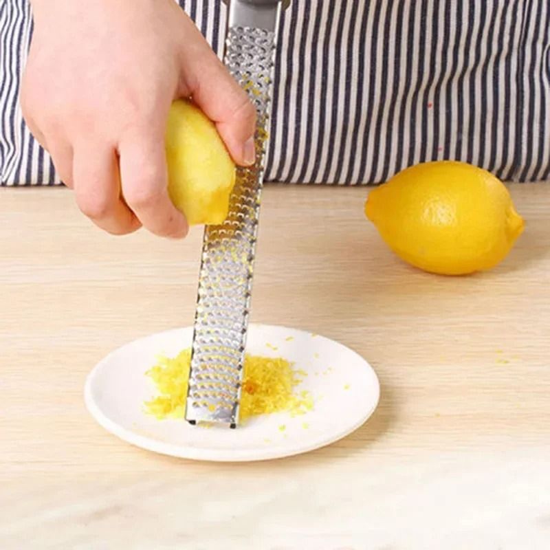 Handheld Stainless Steel Cheese And Garlic Grater For Kitchen Use 2