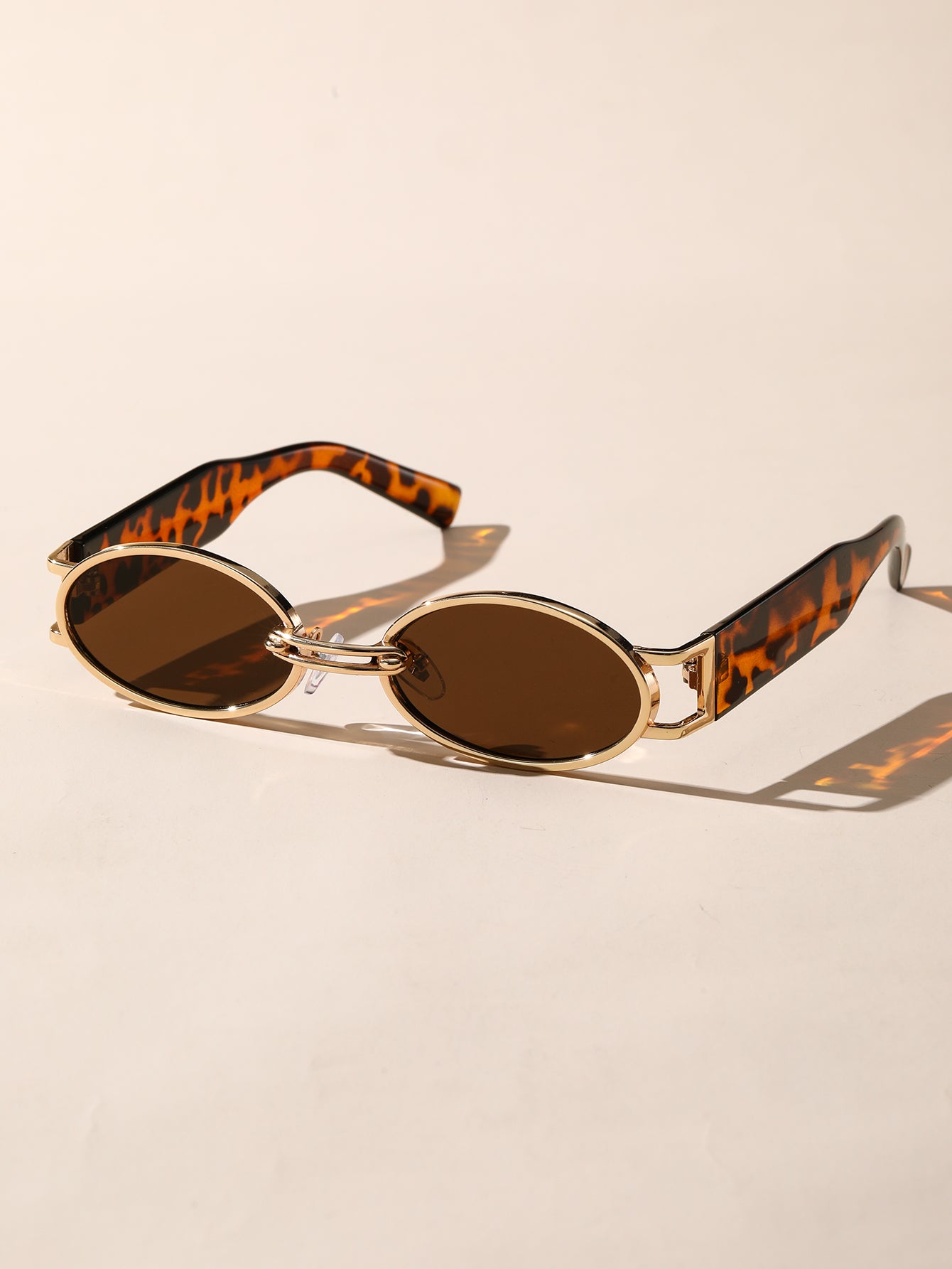 Unisex Plastic Oval Frame Sunglasses For Travel Beach Photography 2