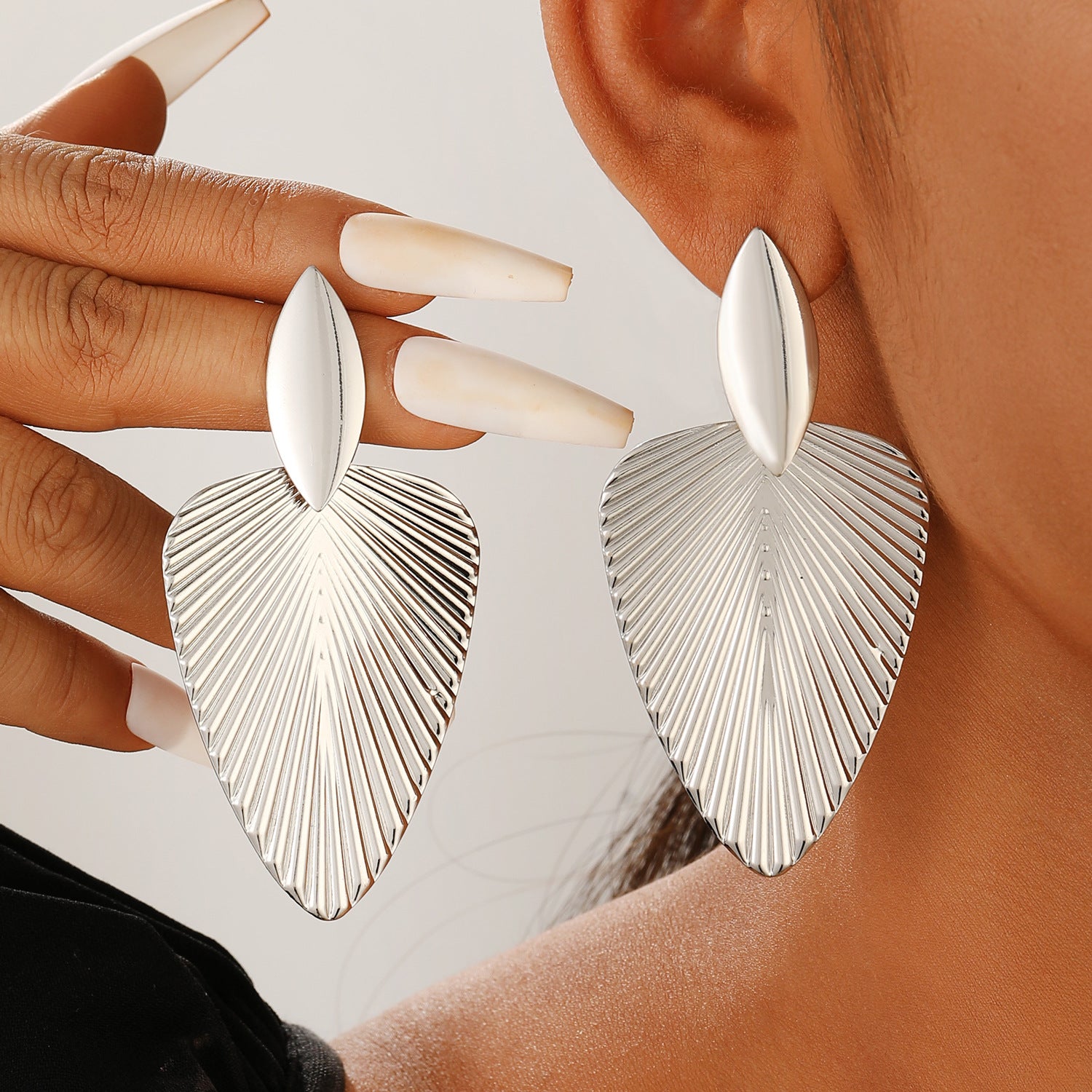 Big Earrings Womens Exaggerated Fashion, Advanced Metal Textured Leaf Pendant, Geometry Drop Earring