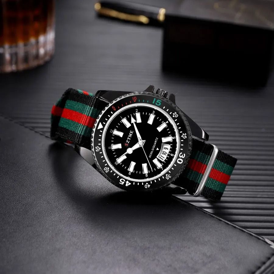 Nylon Strap Calendar Quartz Watch 3