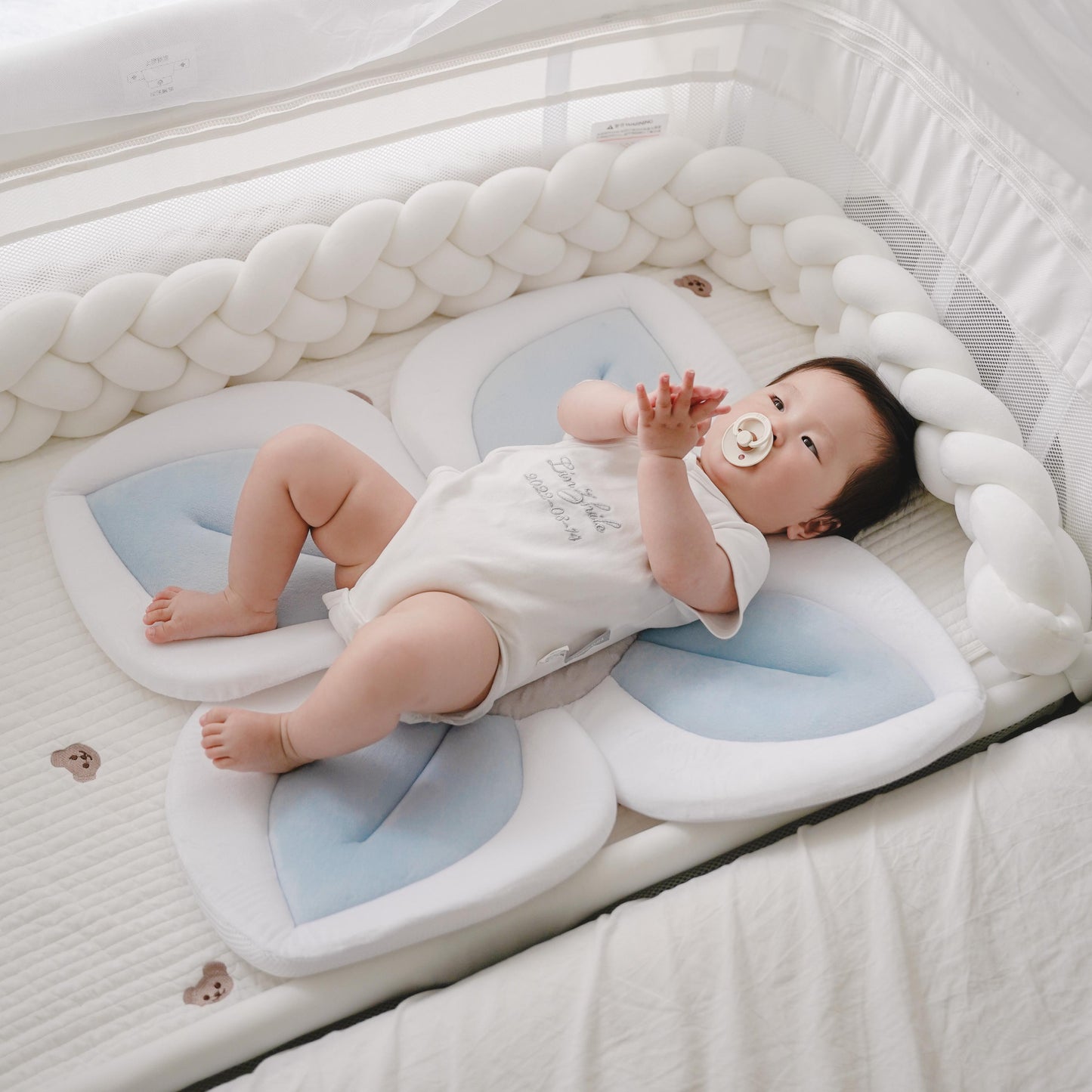 Color blocking Baby Bath Lotus Safety Cushion, Reclining and Foldable Newborn Creative Flower Bath Mat, Baby Bath Mat
