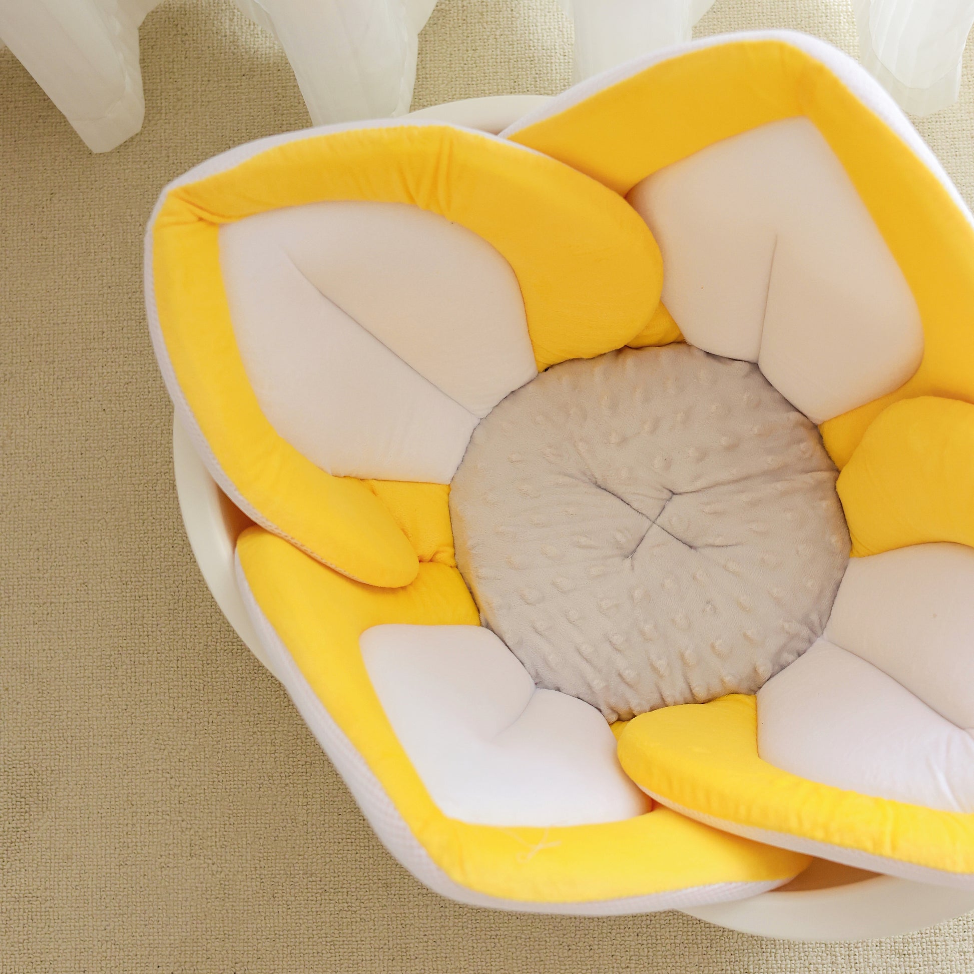 Color blocking Baby Bath Lotus Safety Cushion, Reclining and Foldable Newborn Creative Flower Bath Mat, Baby Bath Mat